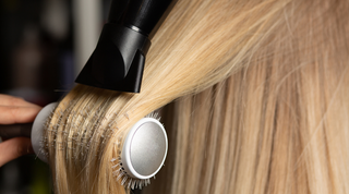 Čarobnost blow out pričeske