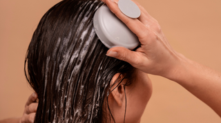 Najboljše domače rutine za nego poškodovanih las in razcepljenih konic