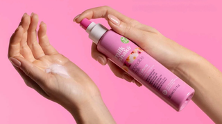 Kako pravilno uporabiti leave-in izdelek za popolno zaščito in sijaj las?✨