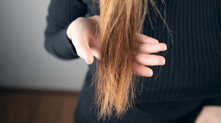 Kako doma popraviti poškodovane lase: nežna rutina za obnovo✨